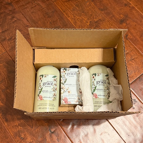 Philosophy Amazing Grace Jasmine Set with Floral Design - Picture 4 of 4